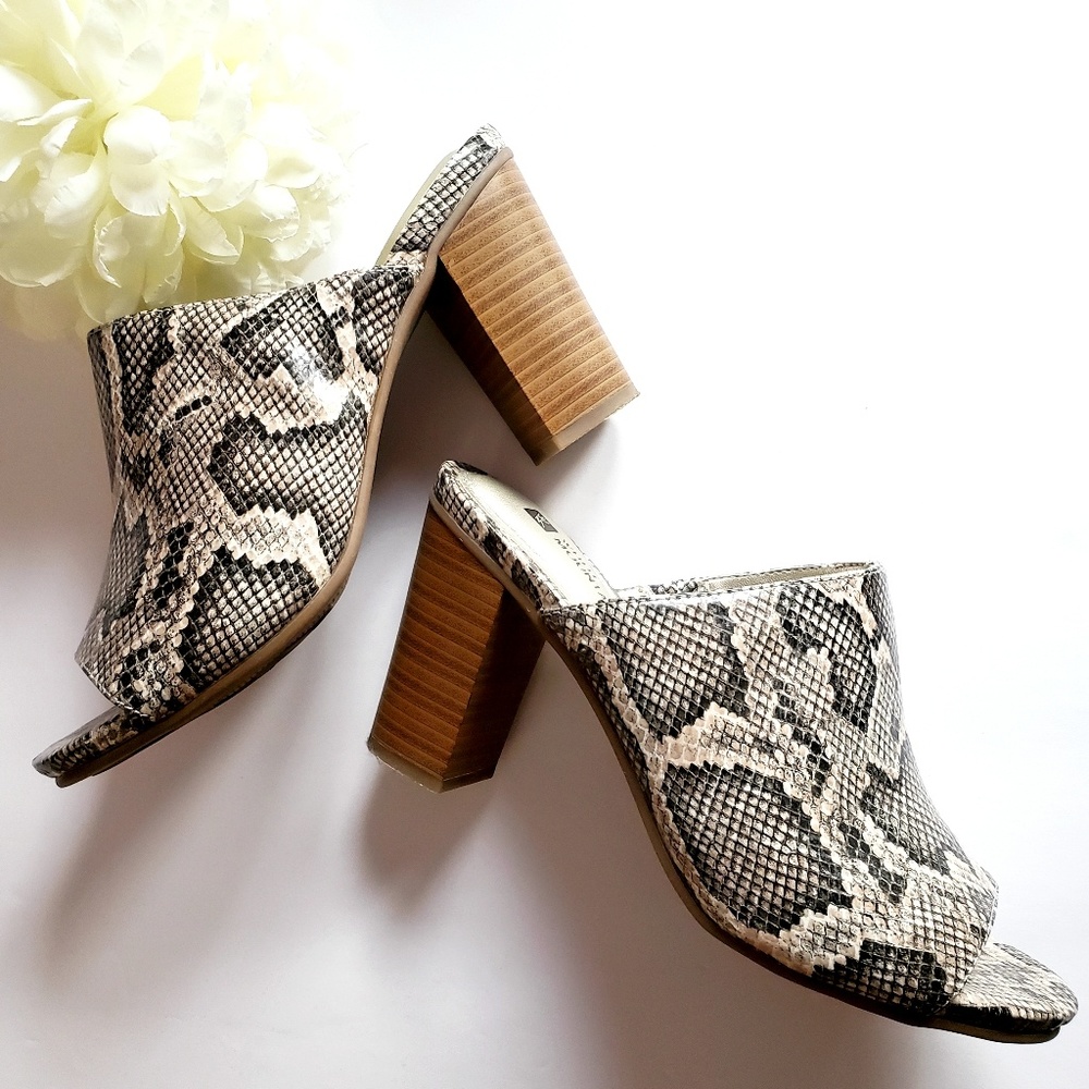 White Mountain Datenight Mule Size 8.5 M - Picture 2 of 8